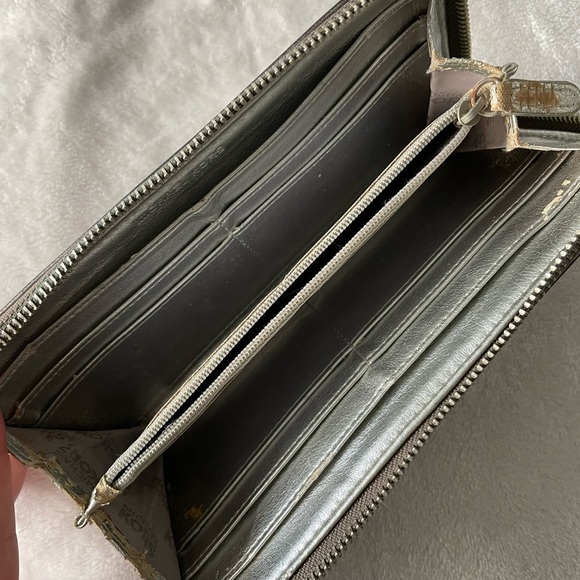 Michael Kors Monogram Continental Zipper Wallet - Picture 3 of 4